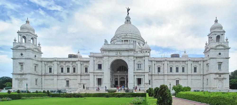 The Soulful Kolkata City Guide: Culture, History, and Street Food